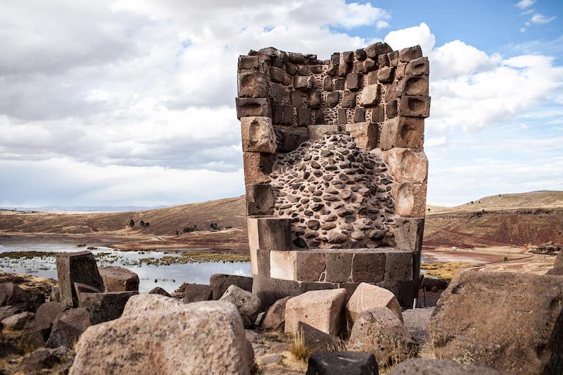 Sillustani: Puno's Pre- Incan Colla Chullpas, Lake Titicaca Sillustani Package Tour (2 Days)