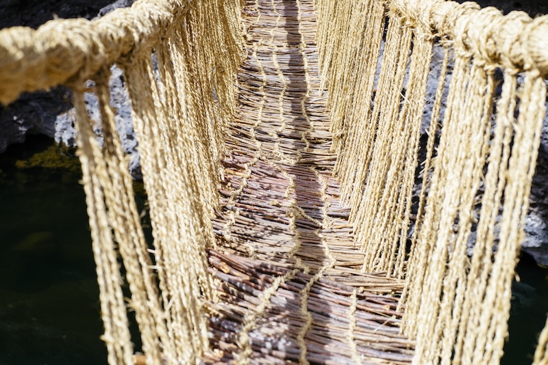 inca bridge Queswachoca over die Rio Apurimac / andes / peru / south america